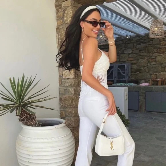 Elliatt Water Lily Top in size M in Ivory/White - Picture 4 of 11